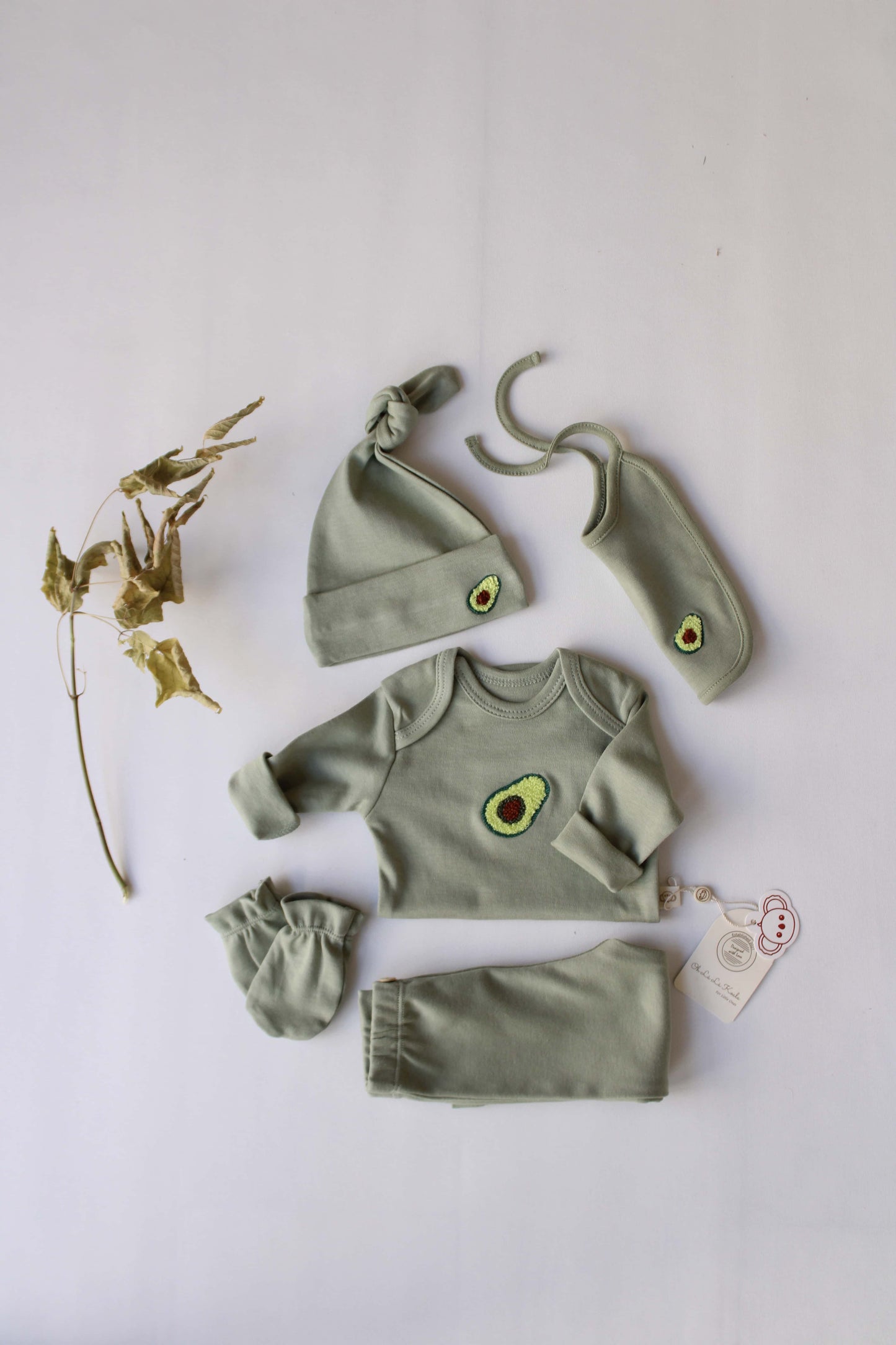 Avocado Patterned 5 Piece Newborn Set