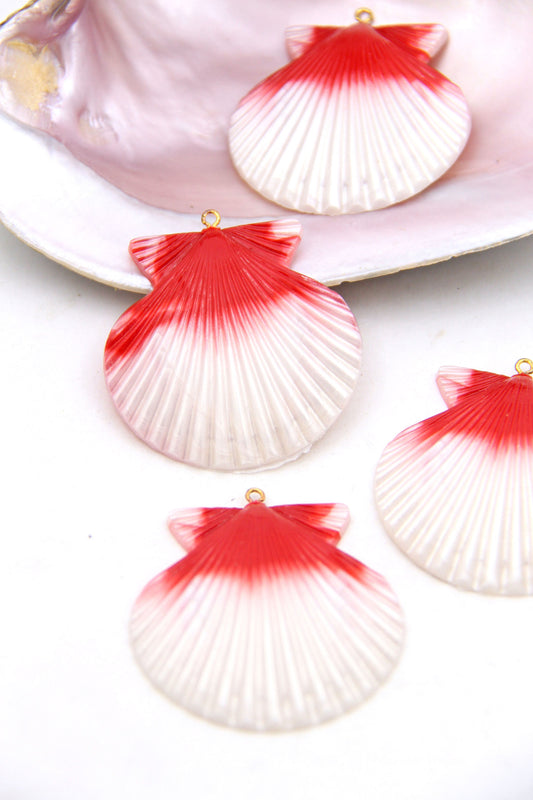 Clam Shell, Red & White Vintage German Resin Pendant, Mermaidcore Charm, 1 pc.