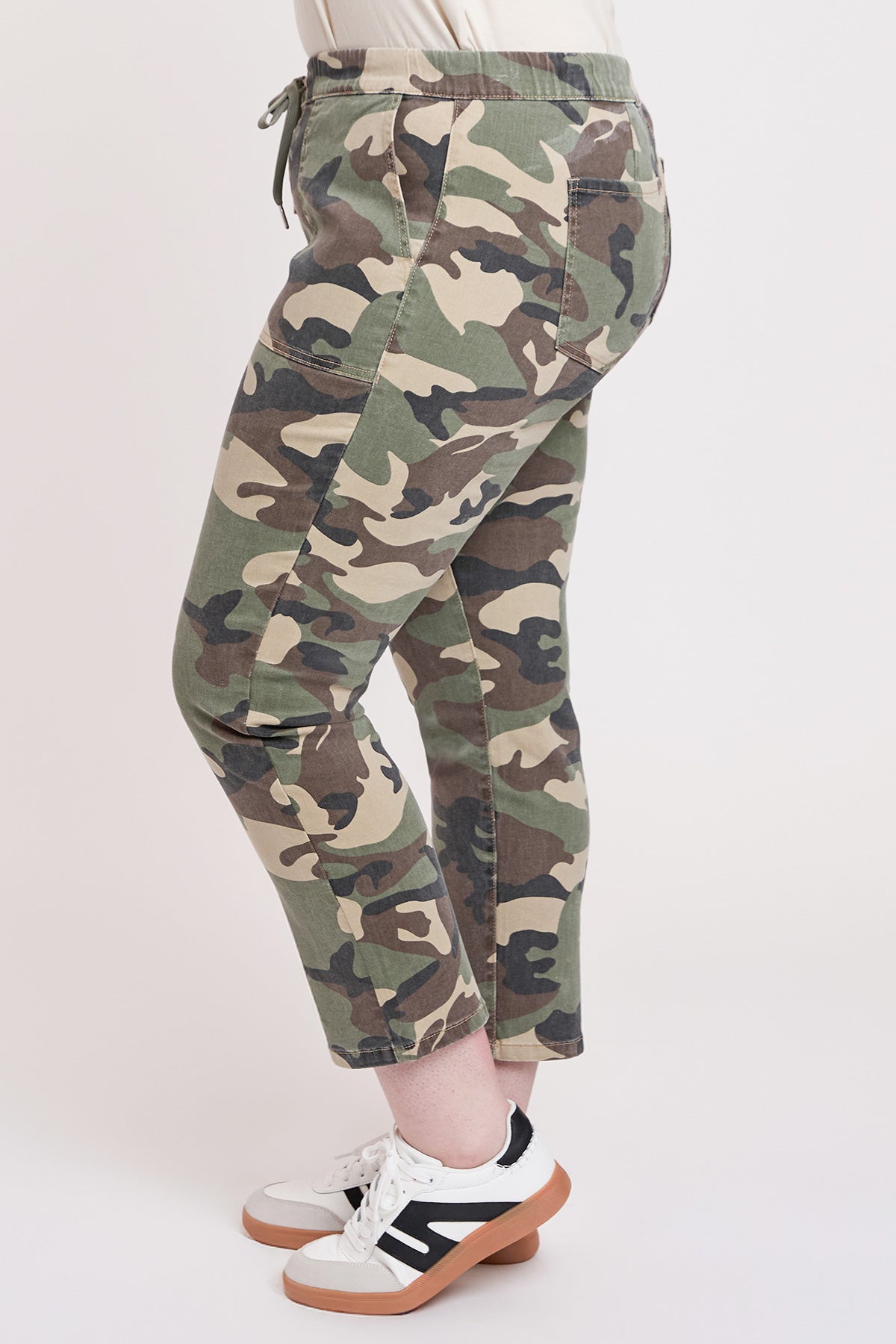 Women's Plus High Rise Pull On Straight Leg Jogger