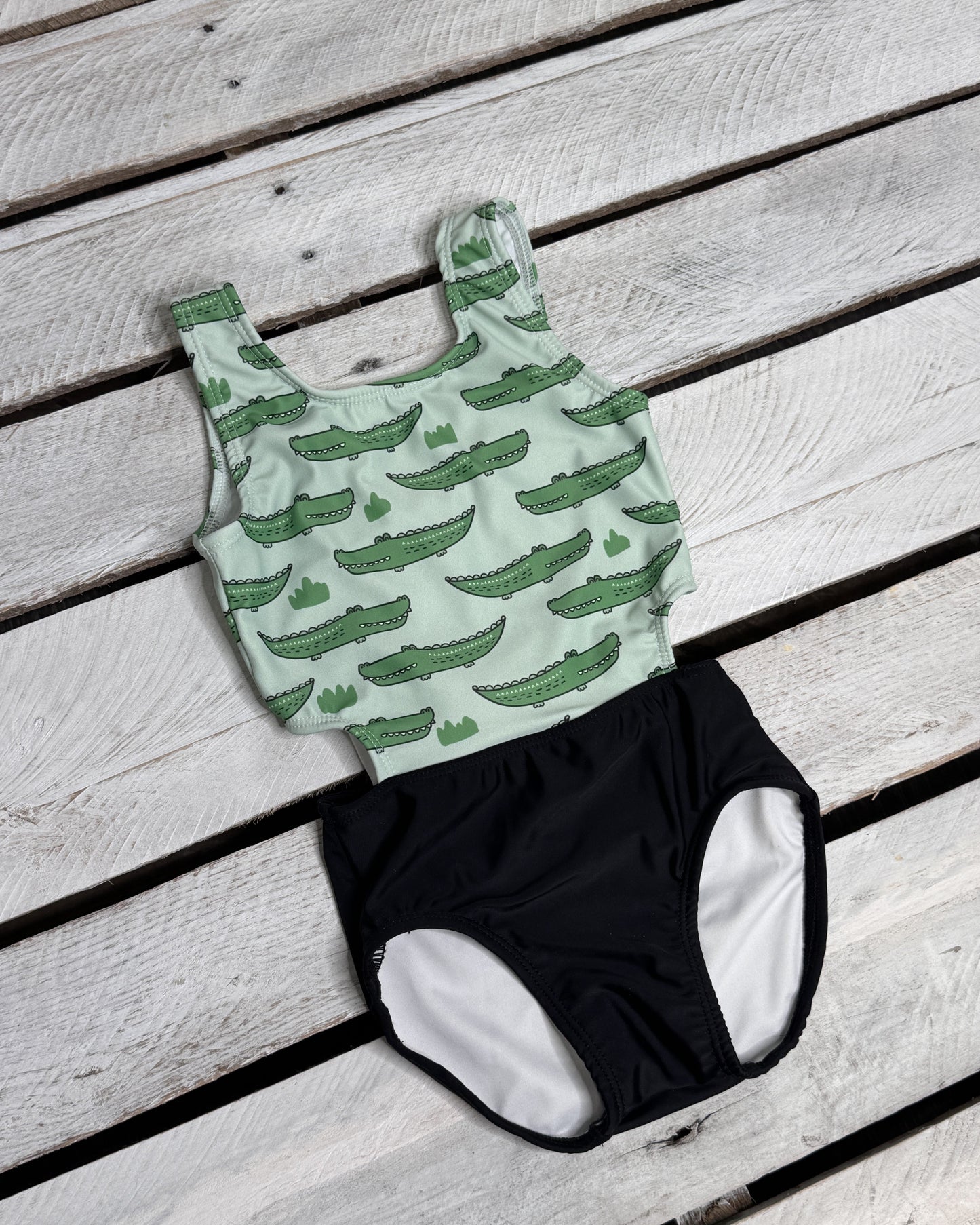 Gator Girls Cutout with Bow