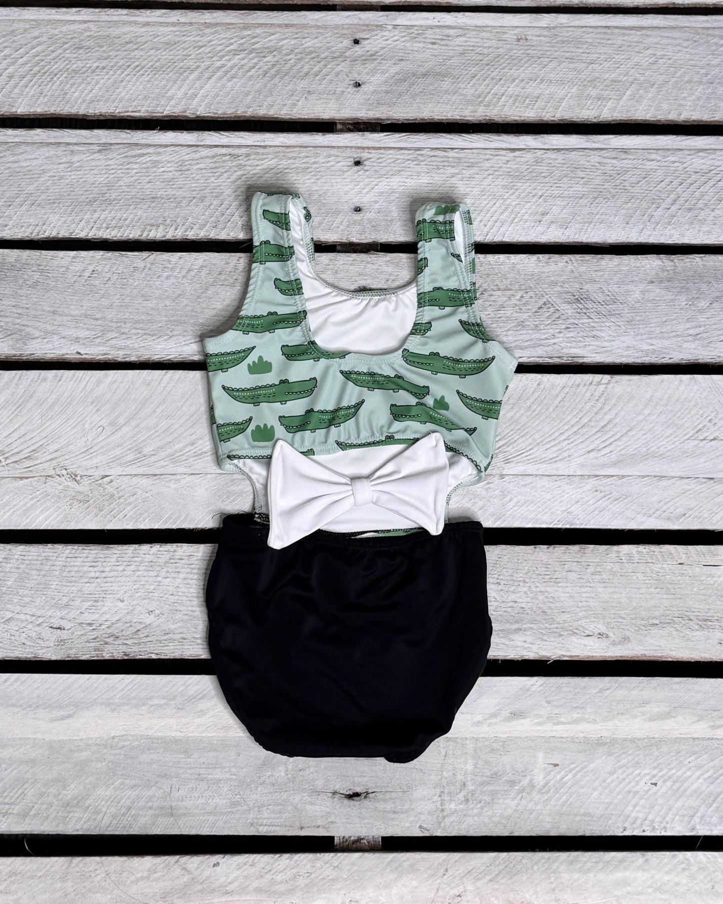 Gator Girls Cutout with Bow