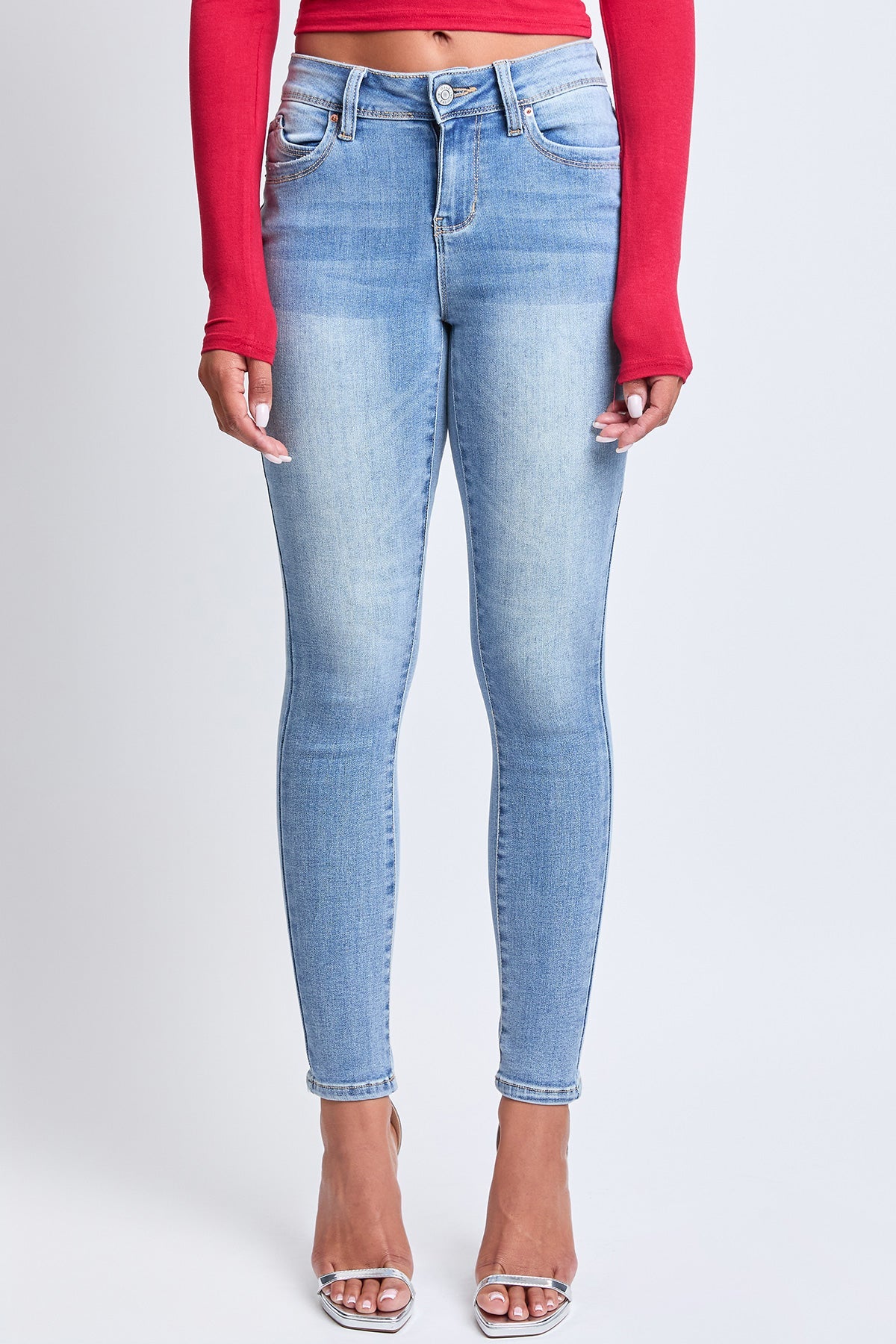 Women's WannaBettaButt Mid Rise Embroidered Skinny Jean