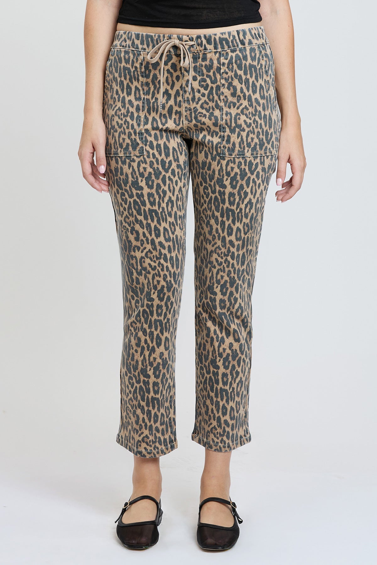 Women's High Rise Pull On Straight Leg Jogger