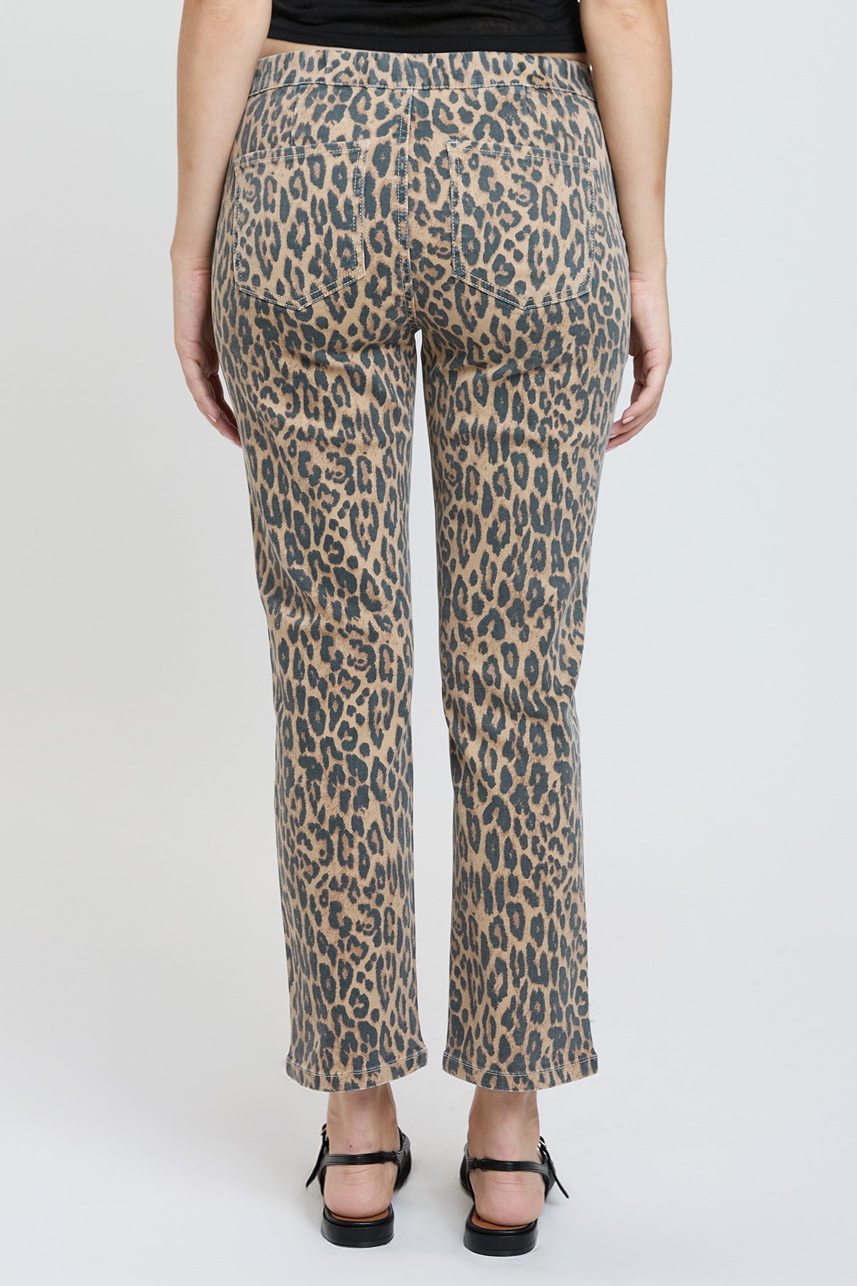 Women's High Rise Pull On Straight Leg Jogger