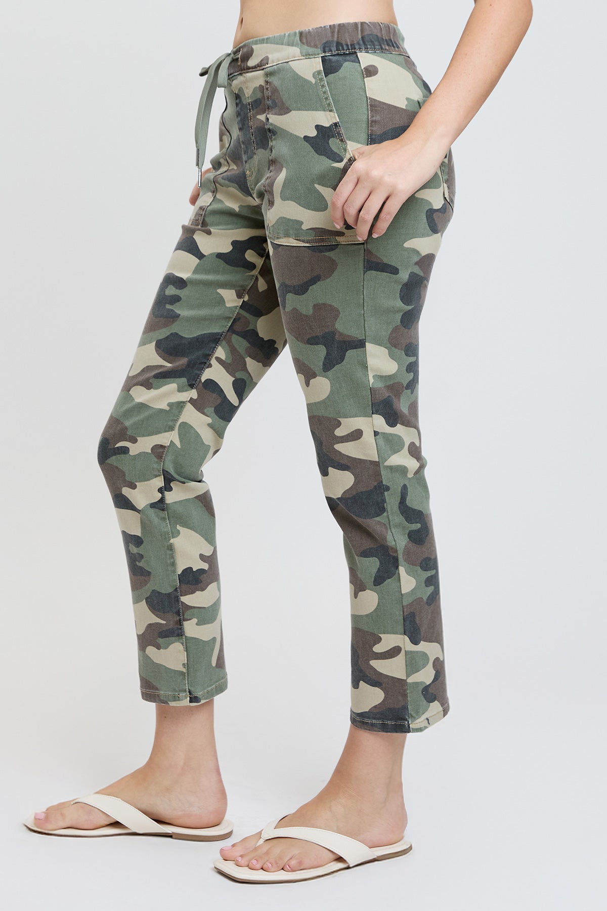 Women's High Rise Pull On Straight Leg Jogger