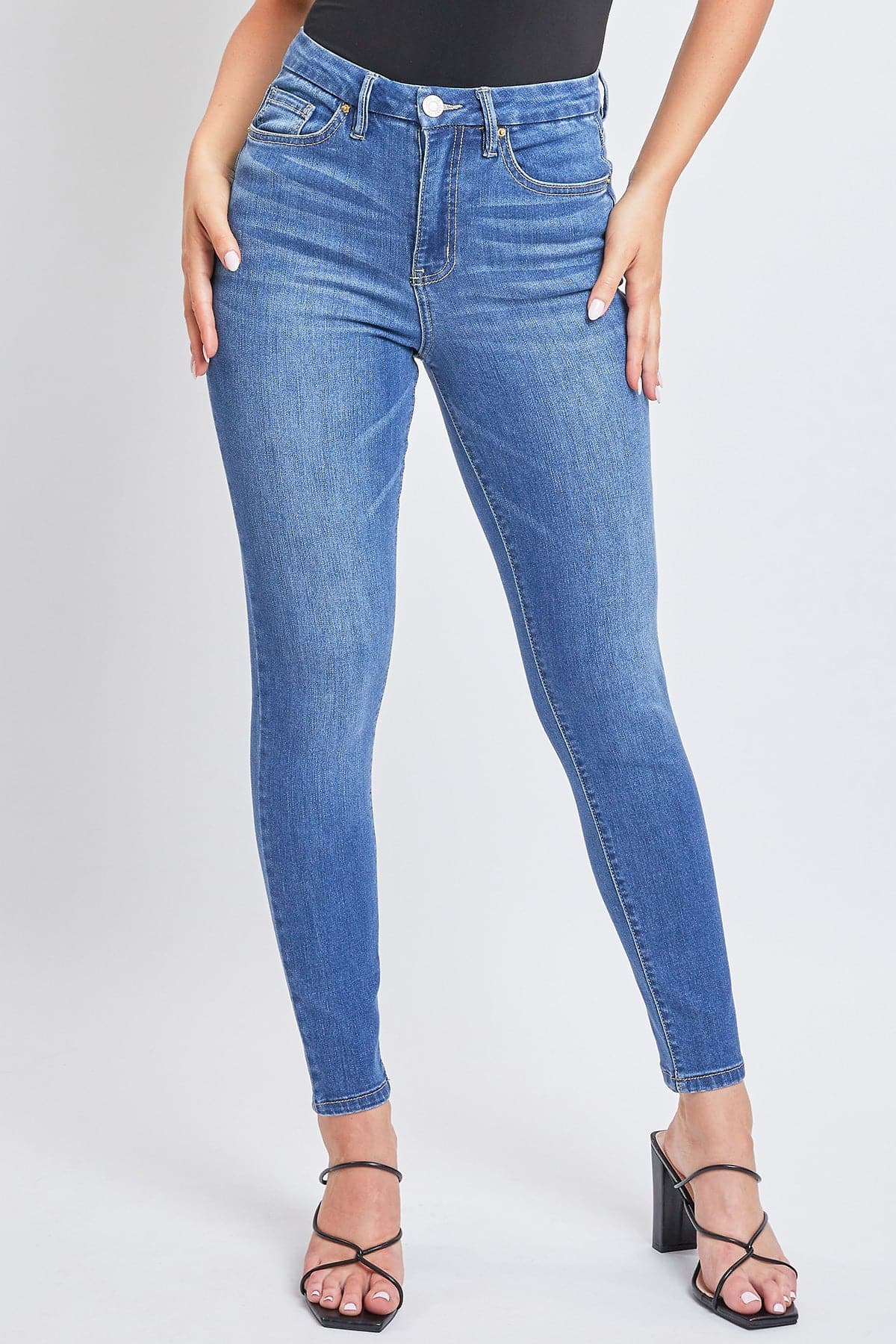 Women’s Curvy Fit Skinny Jeans