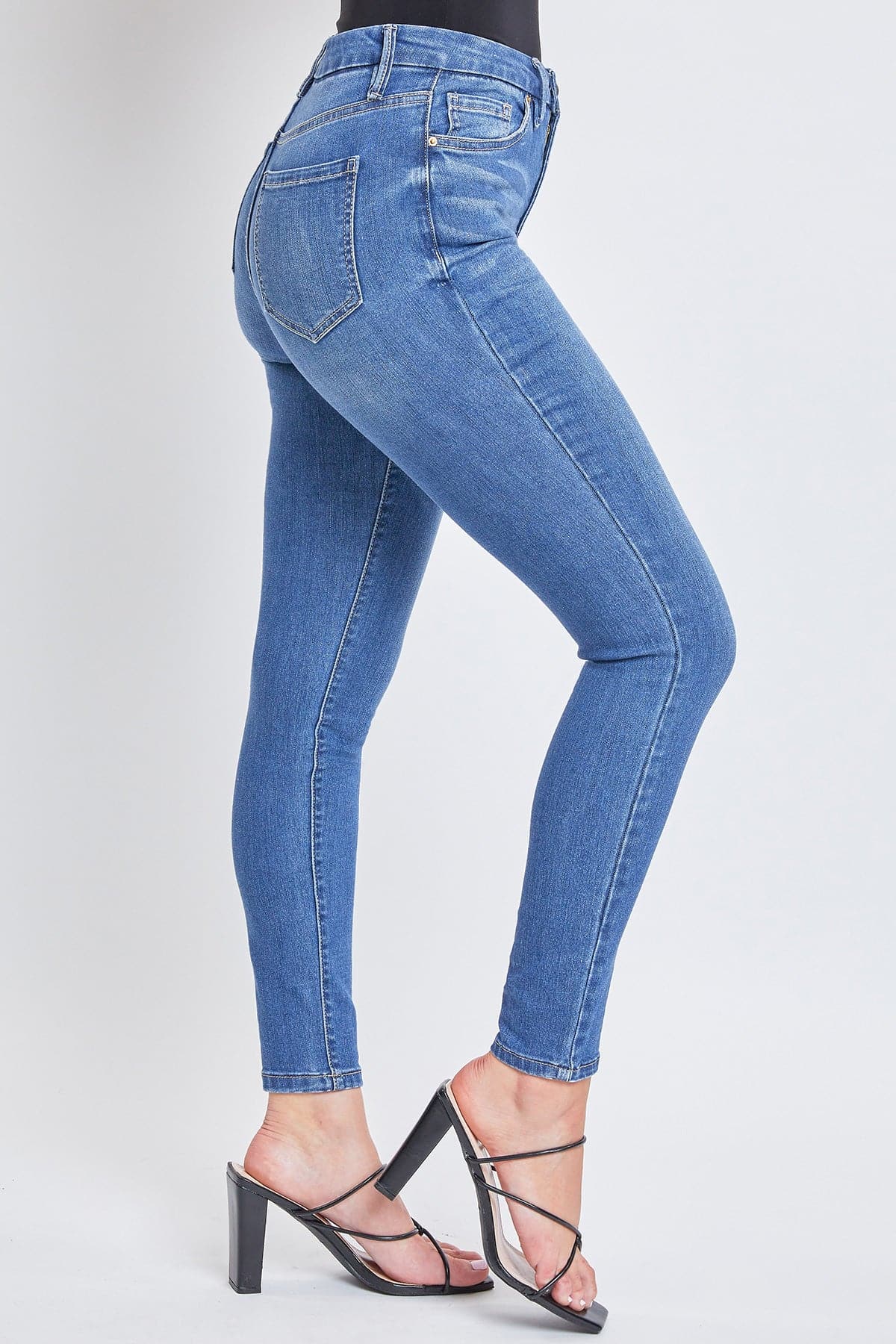 Women’s Curvy Fit Skinny Jeans