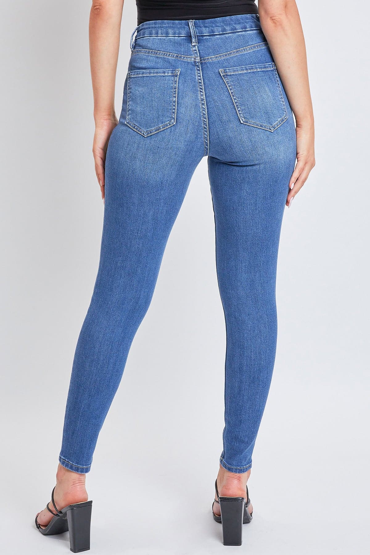 Women’s Curvy Fit Skinny Jeans