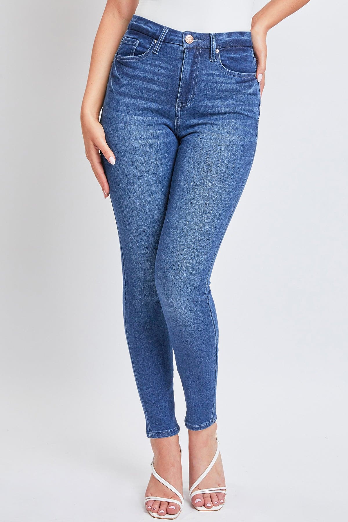 Women’s Curvy Fit Skinny Jeans