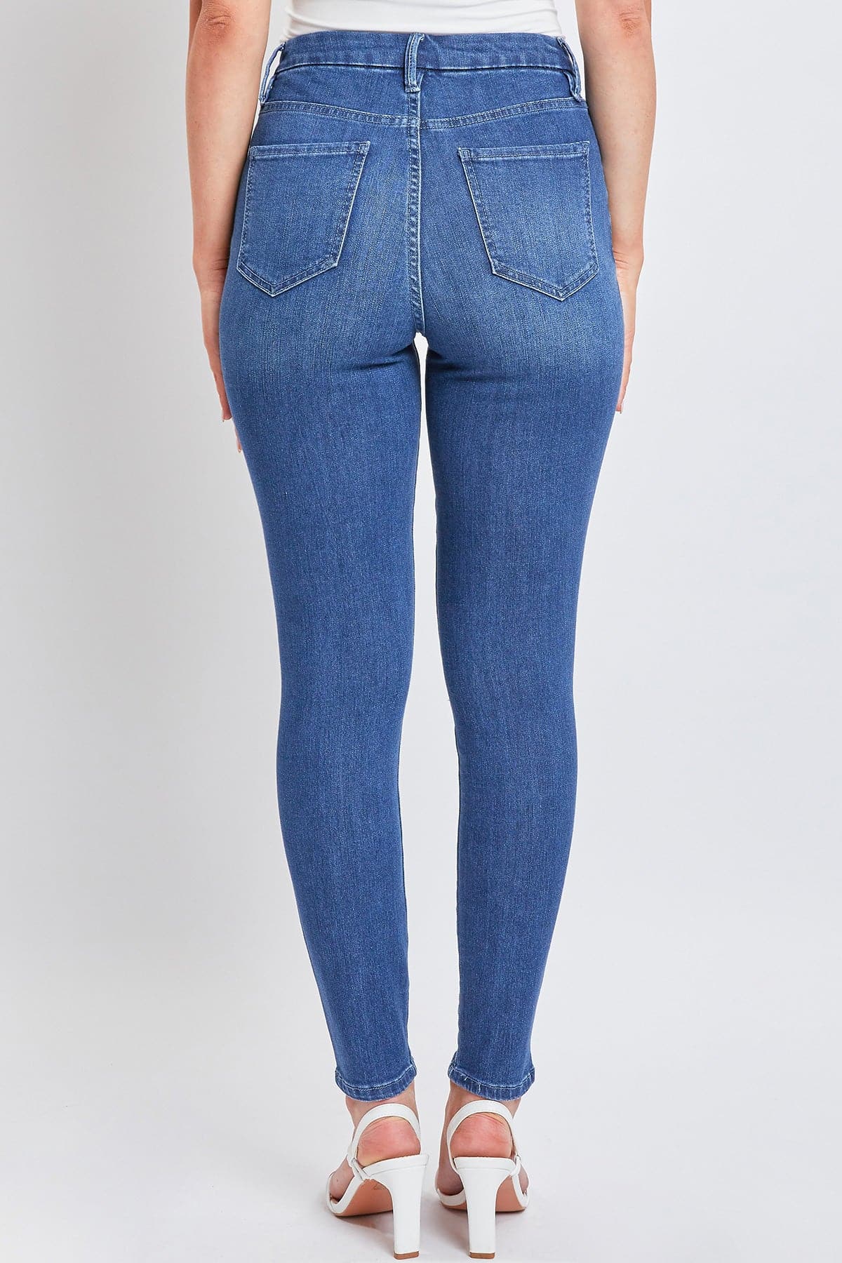 Women’s Curvy Fit Skinny Jeans