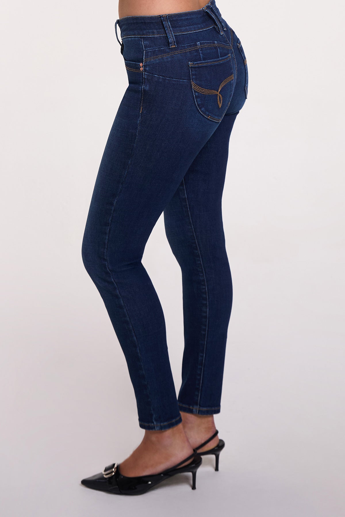 Women's Luxe Mid Rise WannaBettaButt Skinny Jeans