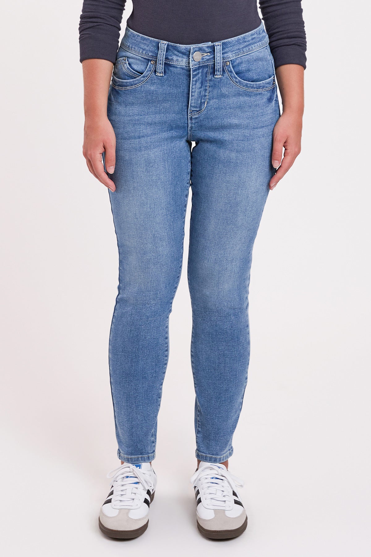 Women's Petite Curve Confidence WannaBettaButt Mid Rise Skinny