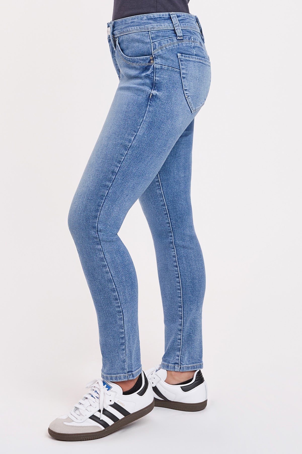 Women's Petite Curve Confidence WannaBettaButt Mid Rise Skinny