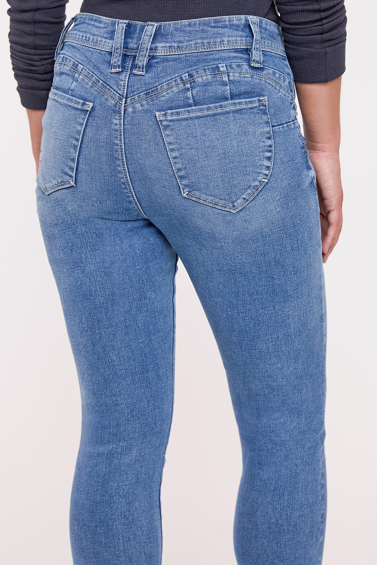 Women's Petite Curve Confidence WannaBettaButt Mid Rise Skinny
