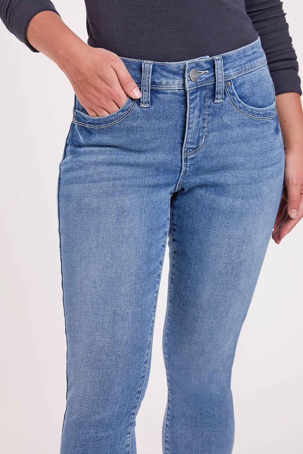 Women's Petite Curve Confidence WannaBettaButt Mid Rise Skinny