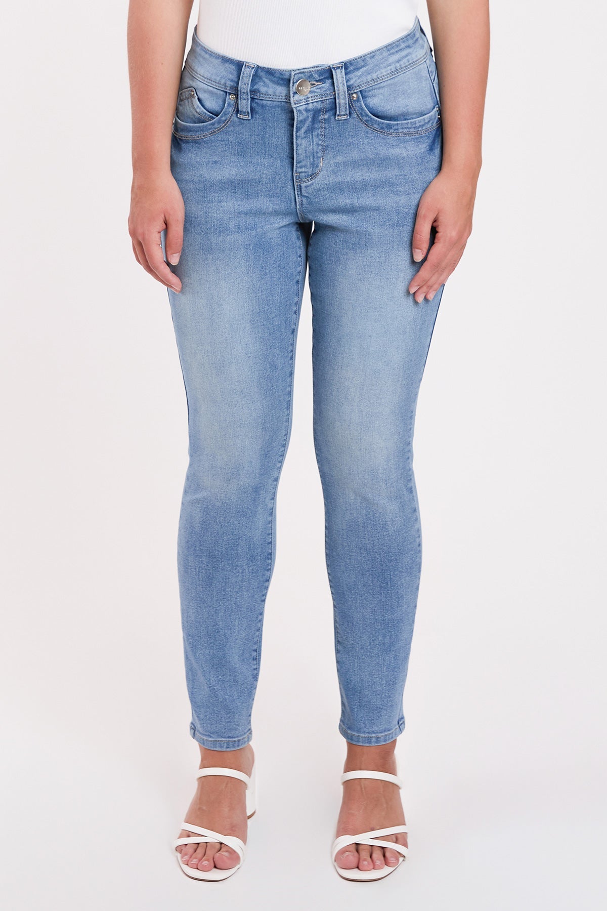 Women's Petite Curve Confidence WannaBettaButt Mid Rise Skinny