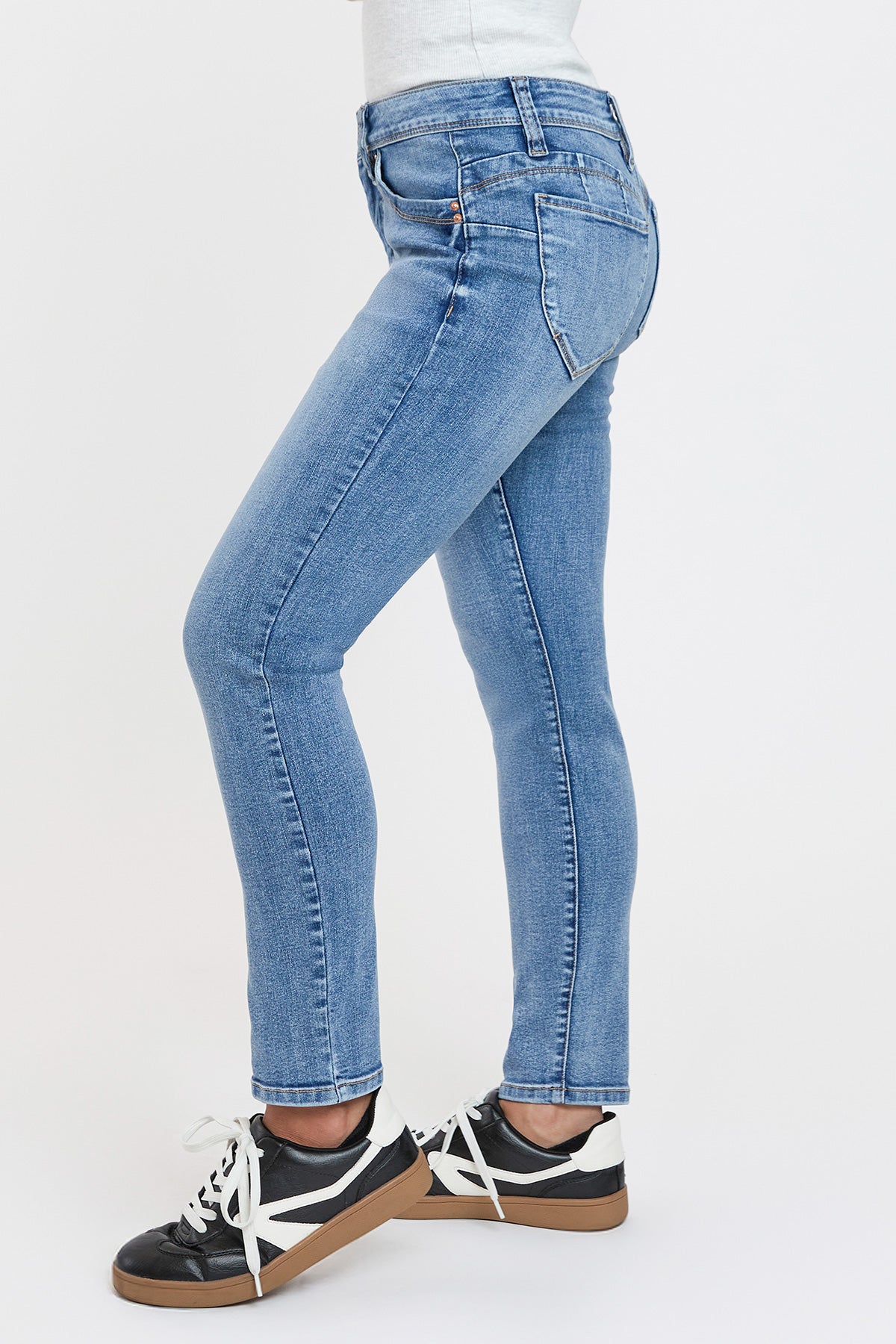 Women's Petite Curve Confidence WannaBettaButt Mid Rise Skinny