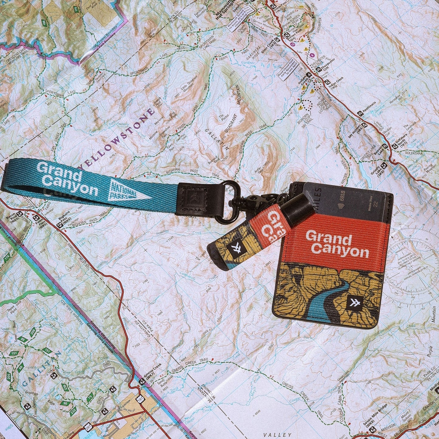 Grand Canyon - Vertical Leather Wallet