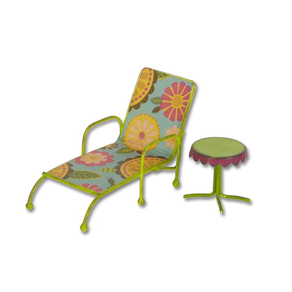 Mini Chaise Lounge with Table
