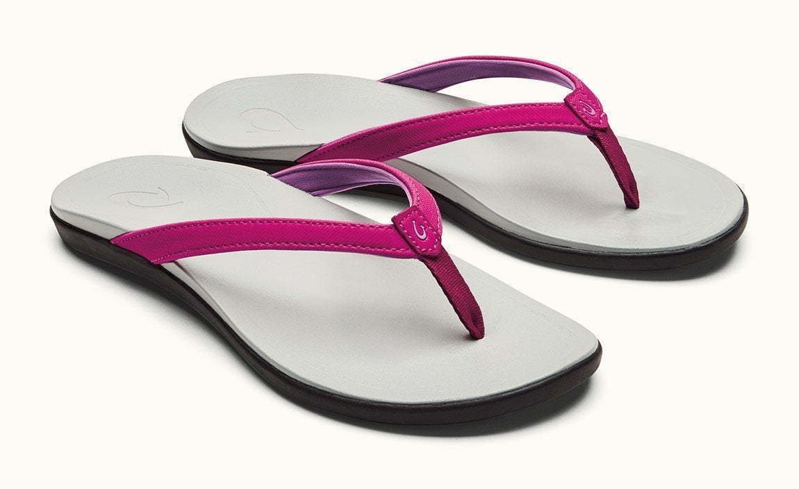 OluKai Women's Ho'opio Sandal (Grape Juice)