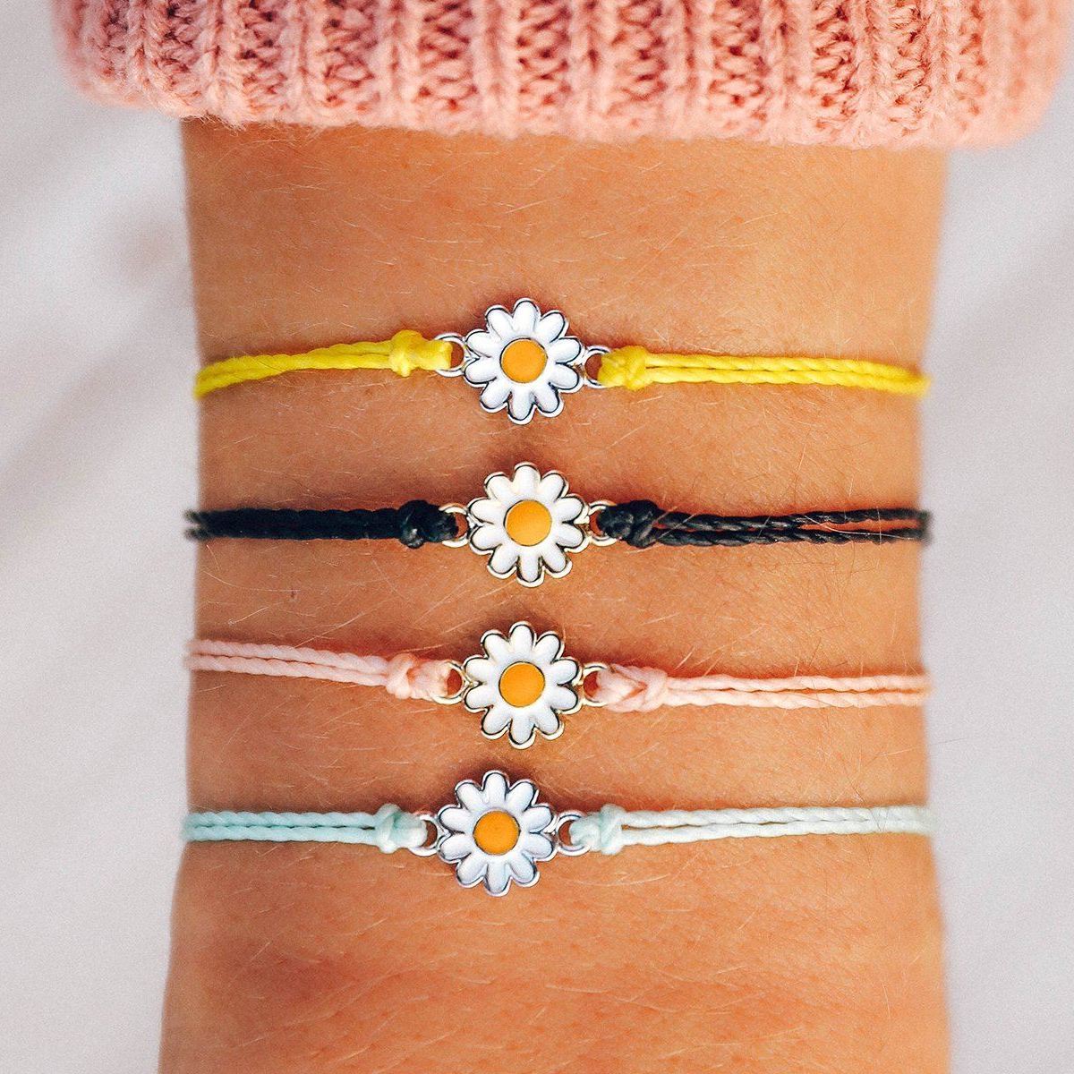 Pura Vida Daisy Charm Bracelet