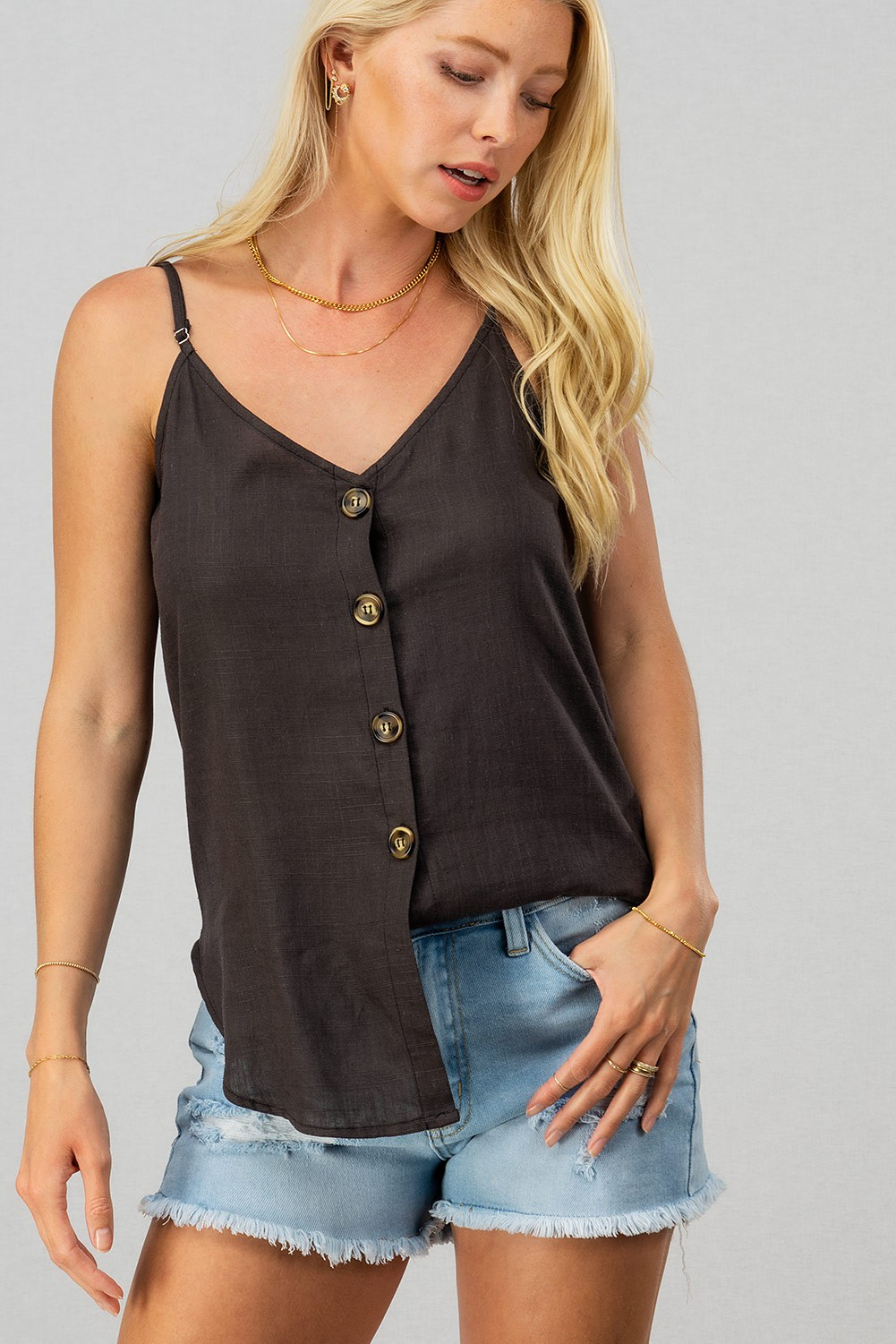 Linen Solid Adjusted Strap Coconut Button Cami (Black)