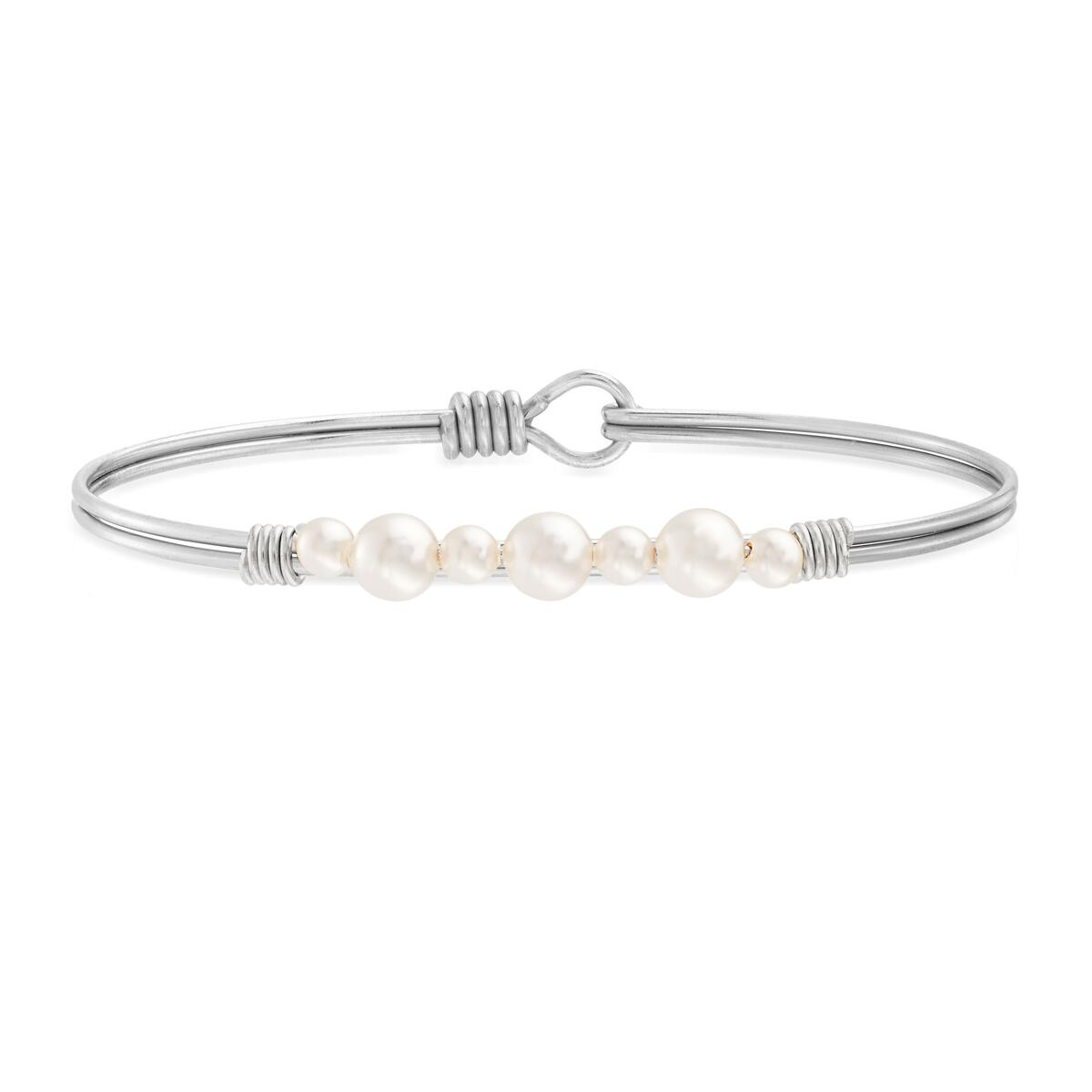 Graduated Crystal Pearl Bangle Bracelet (White)