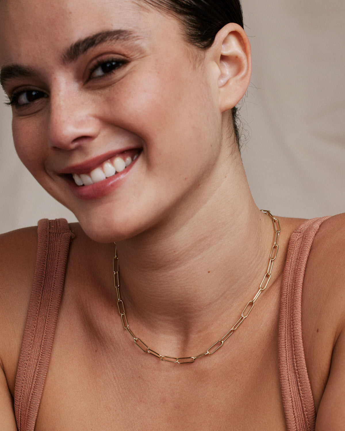 Connected Bold Paperclip Chain Necklace