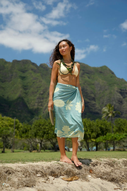 Naupaka Dreams Luxurious Towel