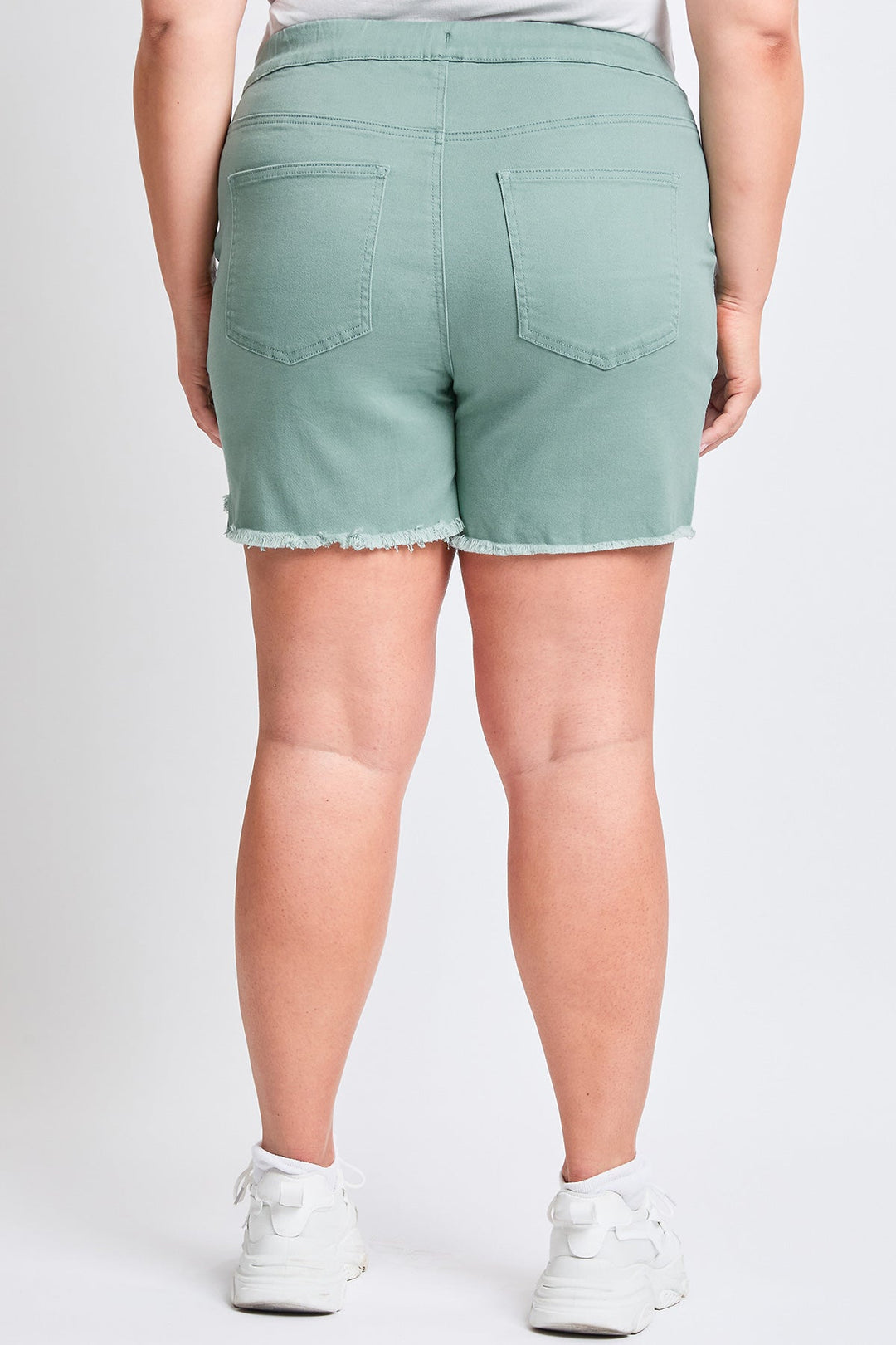 Women's Plus Frayed Hem Pull-on Shorts