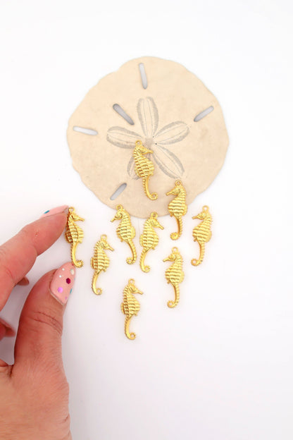 Gold Seahorse Charm, German Resin Beach Amulet, 28mm, 1 Pendant