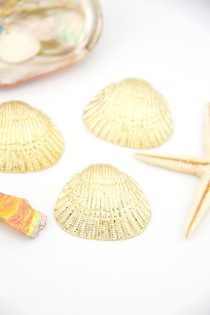 Golden Clam Shell, Vintage German Resin Pendant, 35mm, Focal Bead, 1 pc.