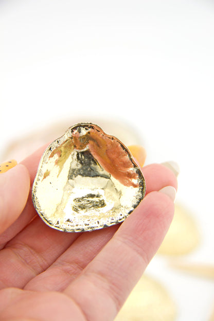 Golden Clam Shell, Vintage German Resin Pendant, 35mm, Focal Bead, 1 pc.