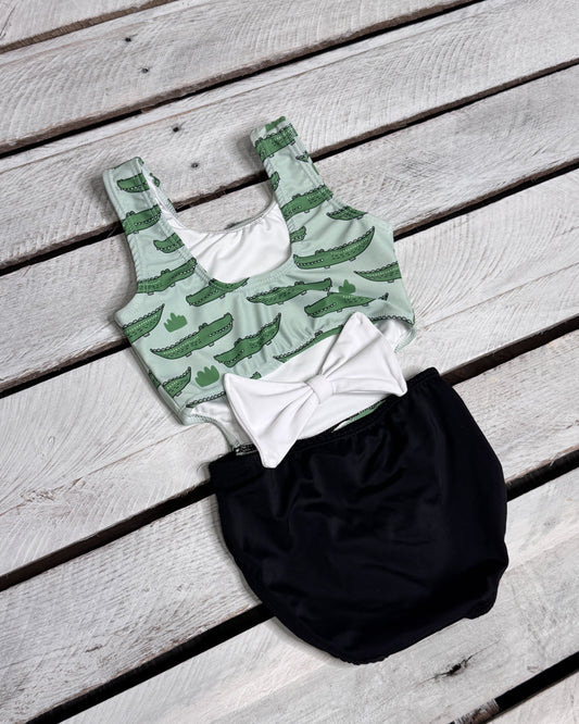 Gator Girls Cutout with Bow