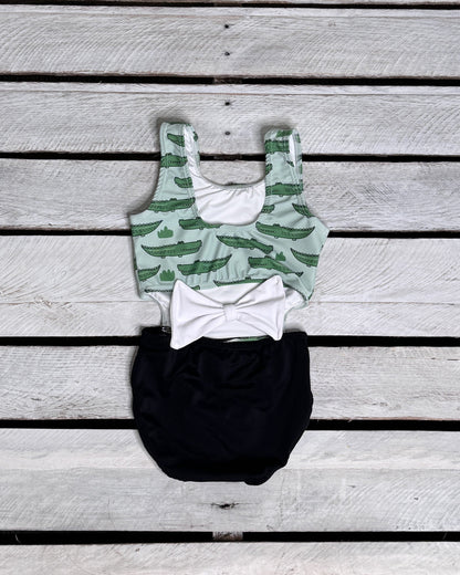 Gator Girls Cutout with Bow