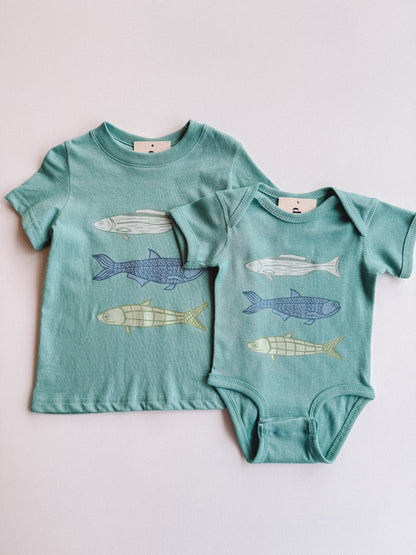 catch + release tee