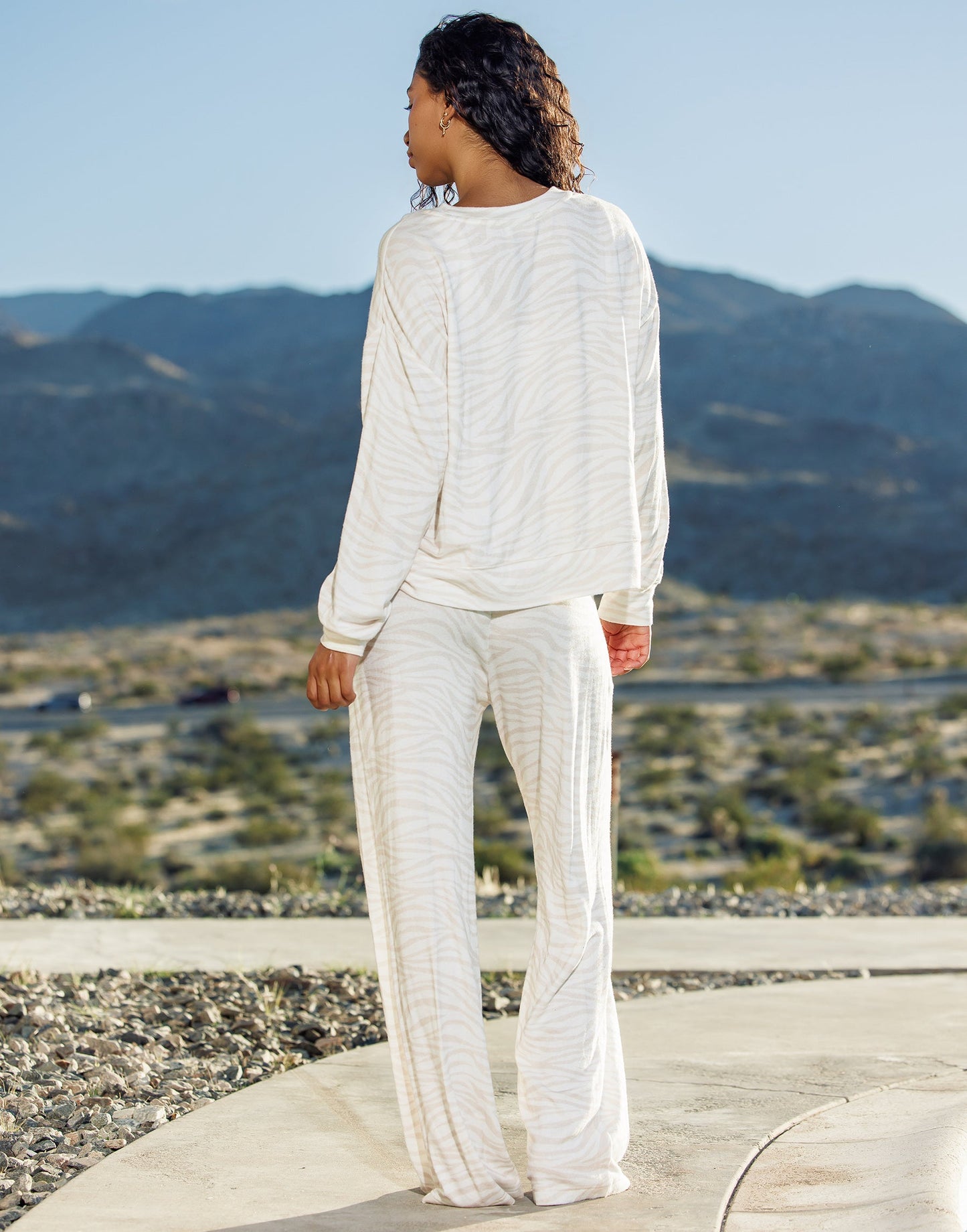Mai Crew Sweatshirt - White Tiger