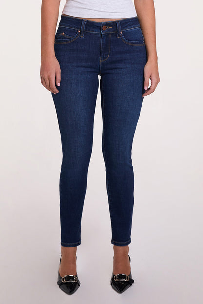 Women's Luxe Mid Rise WannaBettaButt Skinny Jeans