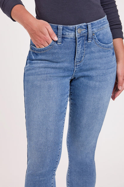 Women's Petite Curve Confidence WannaBettaButt Mid Rise Skinny