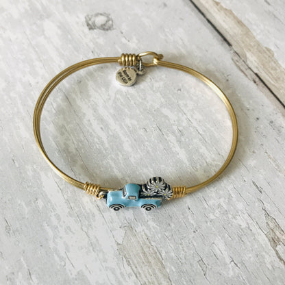Vintage Truck with Daisies Bangle Bracelet