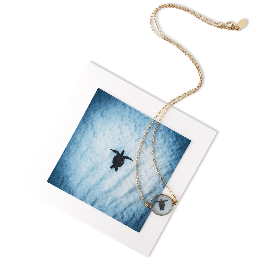 Turtle Small Round Necklace