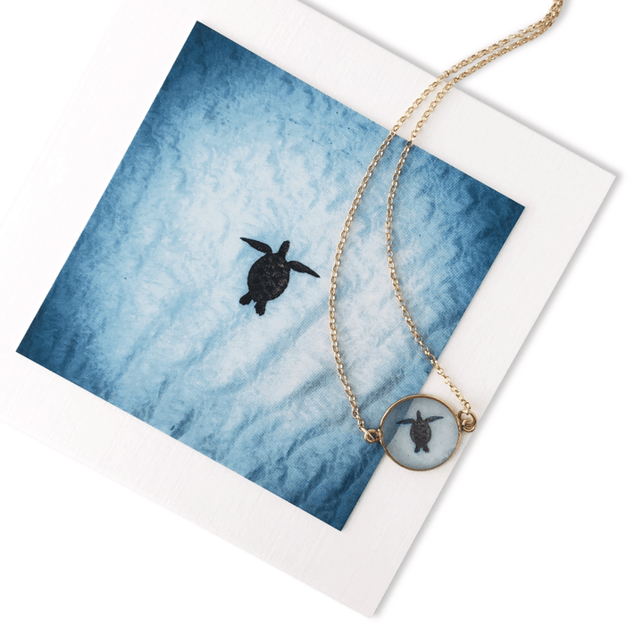 Turtle Small Round Necklace