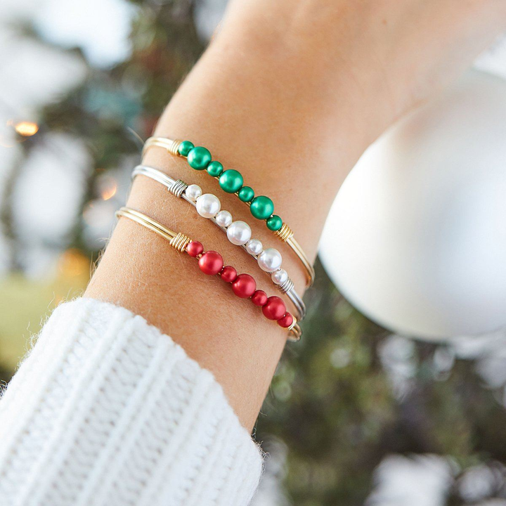 Graduated Crystal Pearl Bangle Bracelet (White)